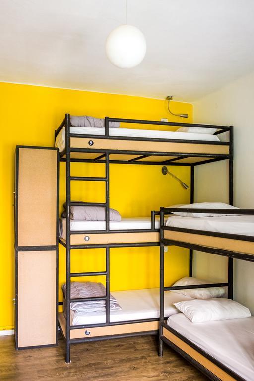 Destil Hostel 地拉那 外观 照片