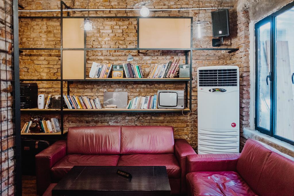 Destil Hostel 地拉那 外观 照片