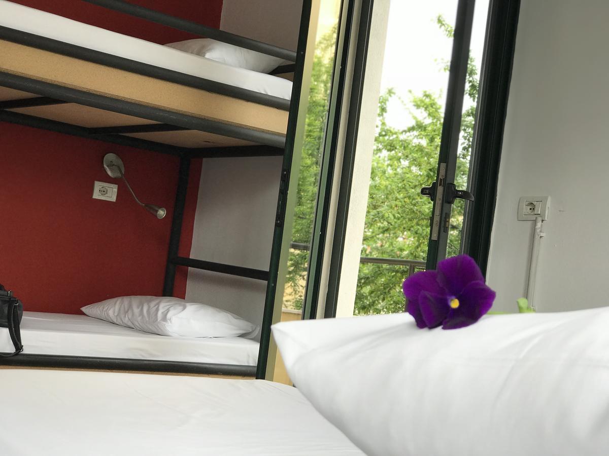 Destil Hostel 地拉那 外观 照片